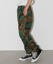 Load image into Gallery viewer, WARM UP CAMO PANTS