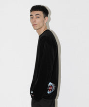 Load image into Gallery viewer, ADDICT LOGO EMBROIDERY VELOUR CREWNECK