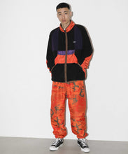 Load image into Gallery viewer, WARM UP CAMO PANTS
