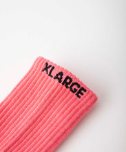 Load image into Gallery viewer, STANDARD LOGO MIDDLE SOCKS
