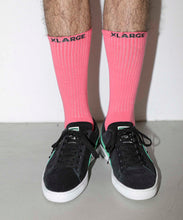 Load image into Gallery viewer, STANDARD LOGO MIDDLE SOCKS

