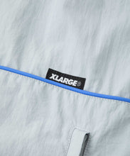 Load image into Gallery viewer, HALF ZIP NYLON PULLOVER JACKET
