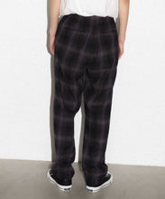 Load image into Gallery viewer, HOMBRE PLAID EASY TYPE PANTS
