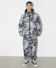 Load image into Gallery viewer, WARM UP CAMO PANTS
