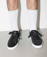 Load image into Gallery viewer, STANDARD LOGO MIDDLE SOCKS
