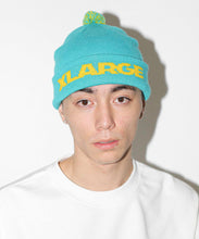 Load image into Gallery viewer, STANDARD LOGO POMPOM BEANIE
